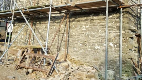 Construction with a gable frame