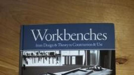 Front cover showing the “French” or “Roubo” style bench