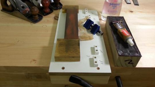 Sharpening station details