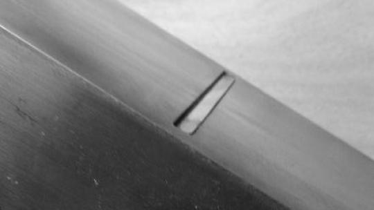 Notice how close the blade is to the front of the mouth.