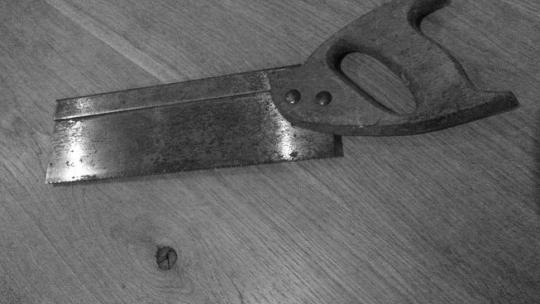 Dovetail saw