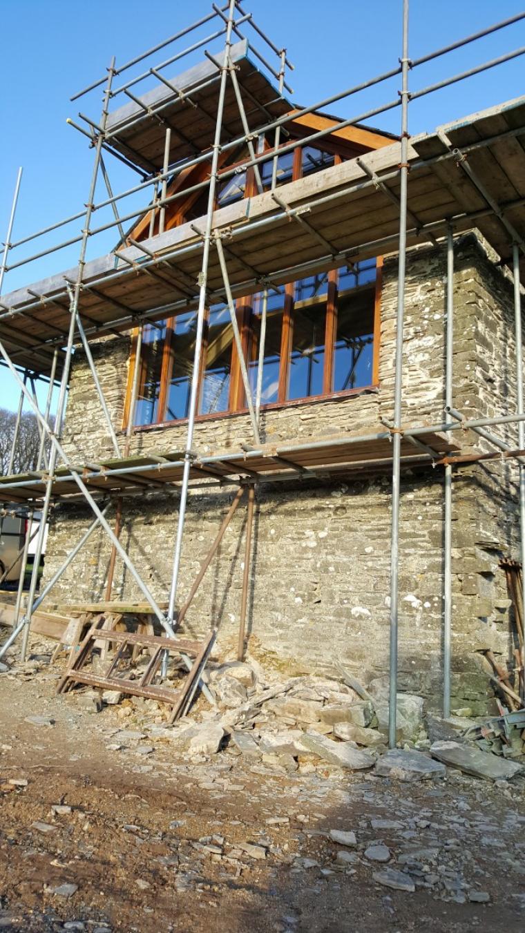 Construction with a gable frame