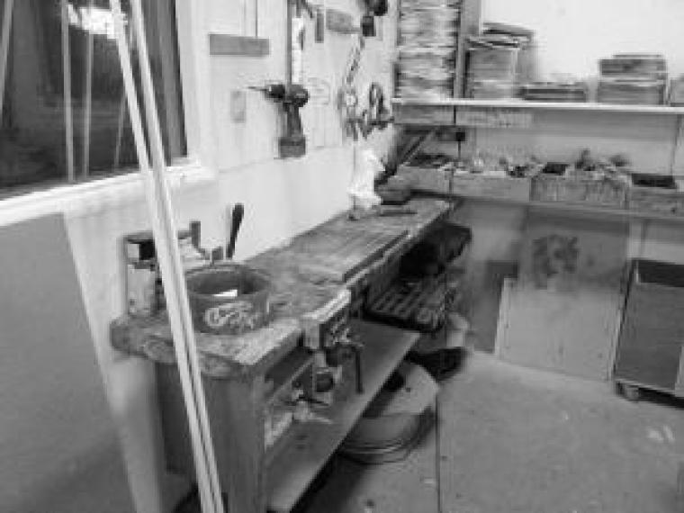 What Is a Traditional Bench Stop for Joiners