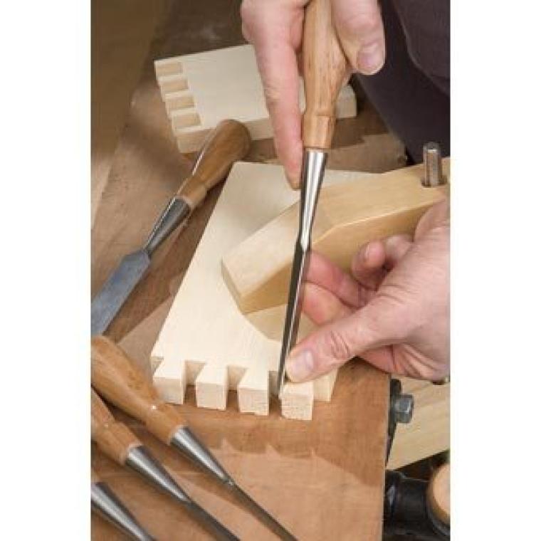 Lie-Nielsen Socket Chisels