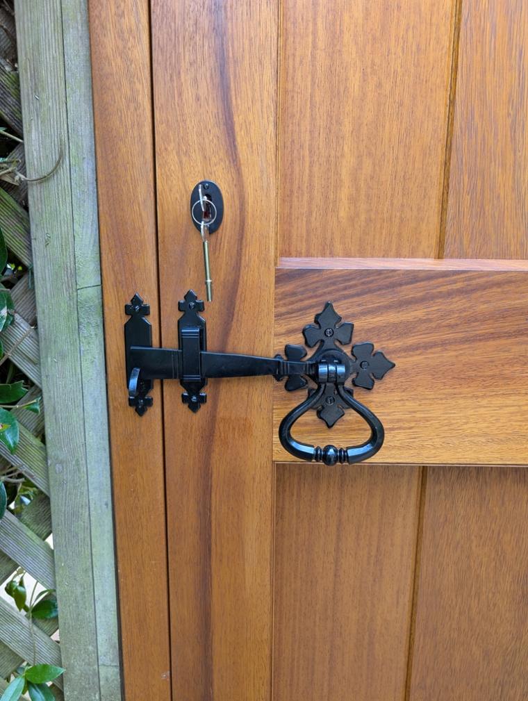 Shakespeare ring latch fitted to the Iroko garden gate