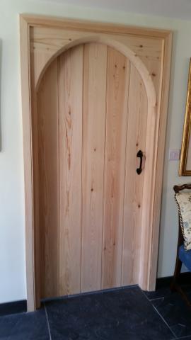 Arched Cottage Door in Pine